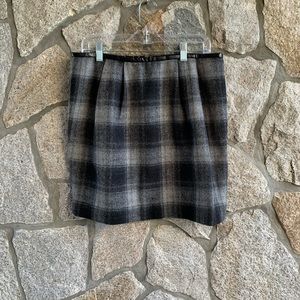 Gap plaid wool skirt with leather trim at waist